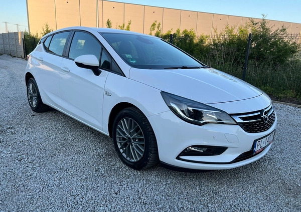 Opel Astra cena 44999 przebieg: 108000, rok produkcji 2017 z Czechowice-Dziedzice małe 742